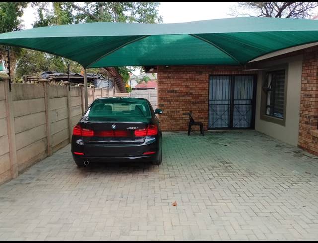 3 BEDROOM FREEHOLD FOR SALE IN OOS EINDE